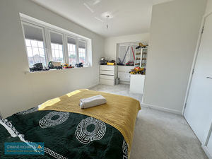 Bedroom- click for photo gallery